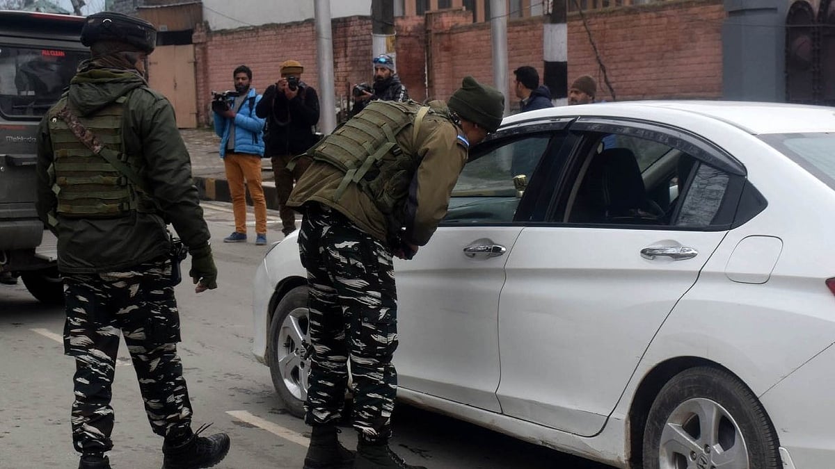 Security personnel during the envoys’ visit.