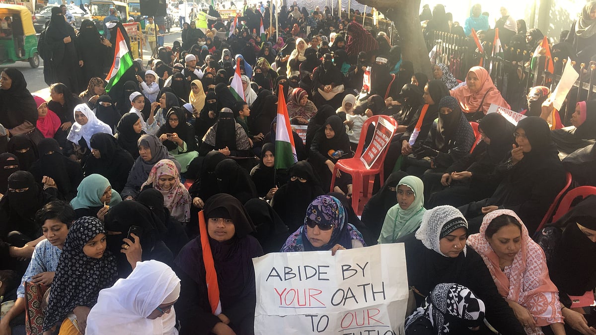 From students to senior citizens, scores of women streamed in and out of the 24-hour protest called by women against the ‘unconstitutional’ CAA-NRC, Bengaluru on Friday, 24 January.
