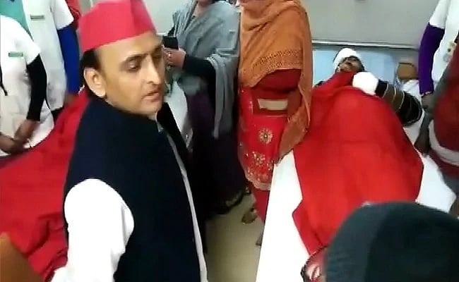 Screengrab from the viral video of Akhilesh at a Kannauj hospital.