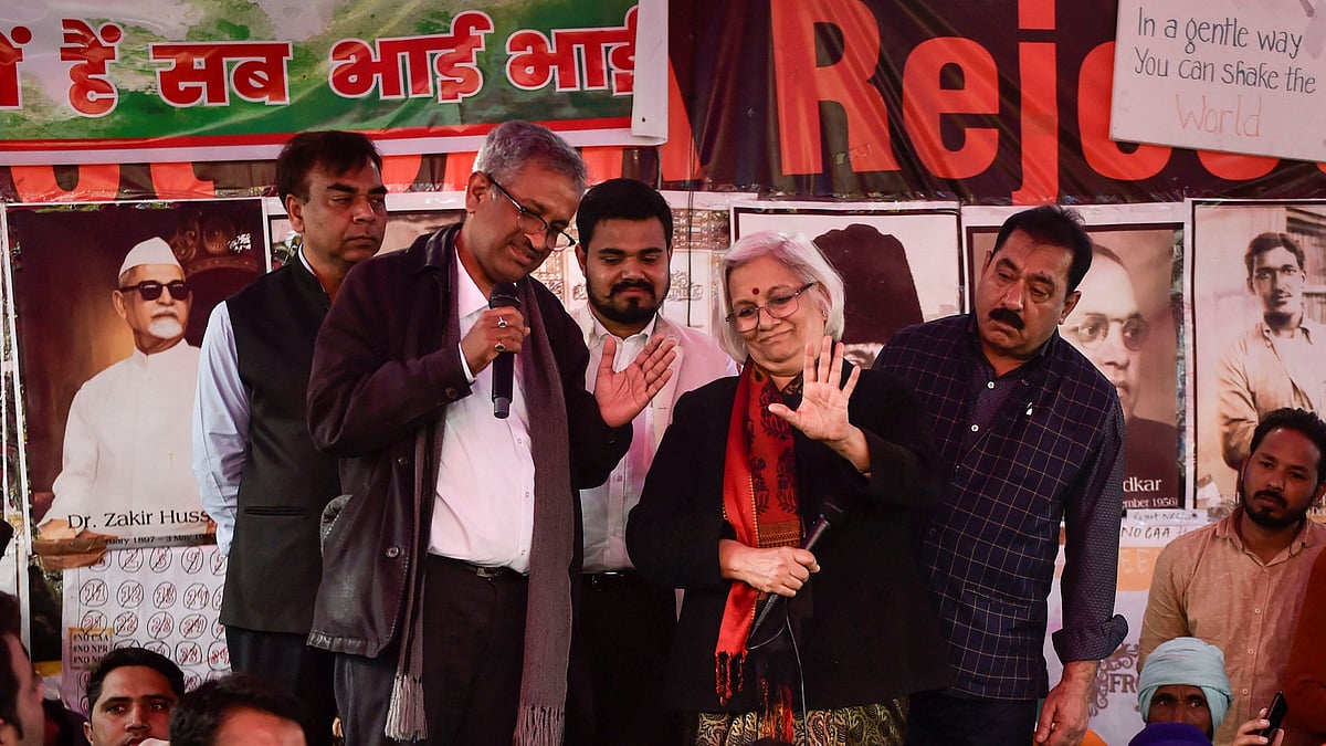 Supreme Court-appointed mediators Sanjay Hegde and Sadhana Ramachandran at Shaheen Bagh.