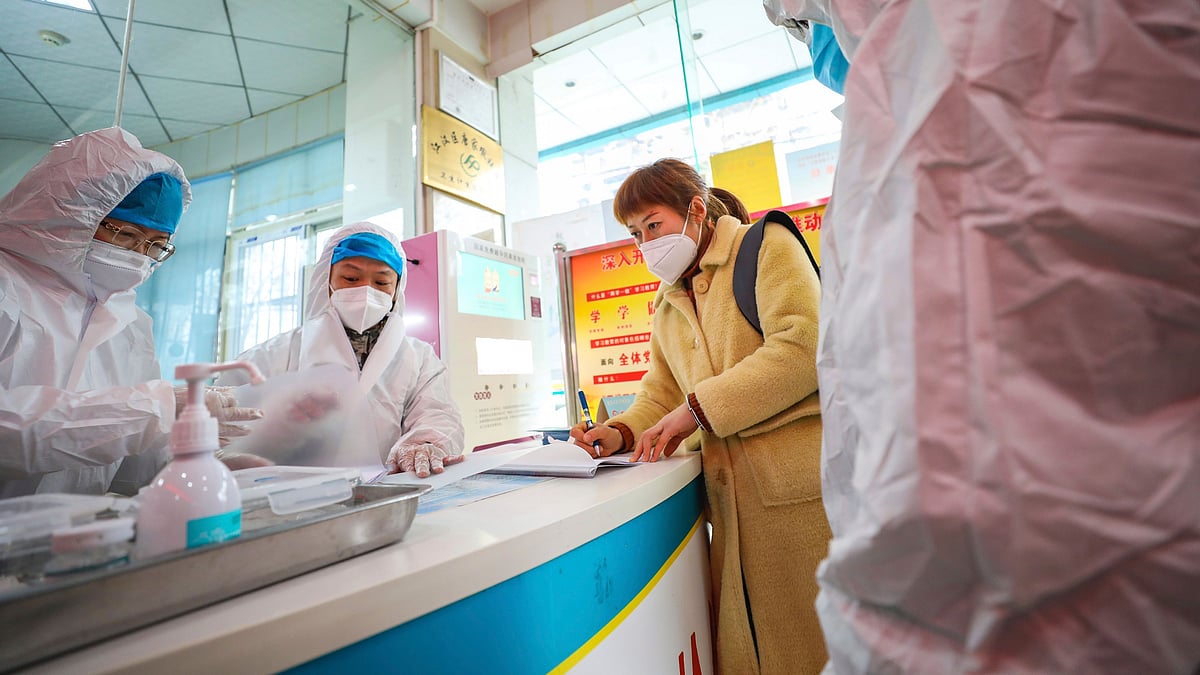 With many people in China unable go outside owing to the outbreak of the novel coronavirus epidemic, “home marathons” have become a new option for many Chinese runners in this period.