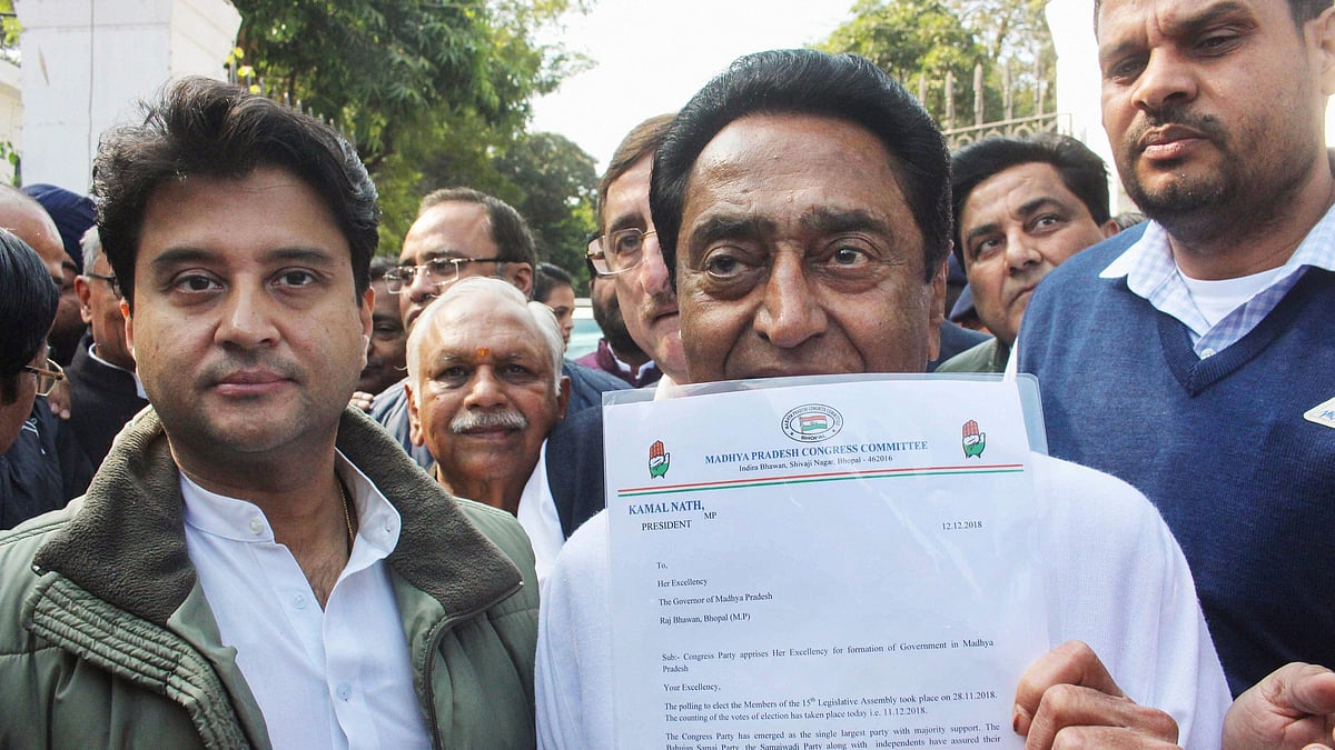 MP CM Kamal Nath (right) and Congress leader Jyotiraditya Scindia.