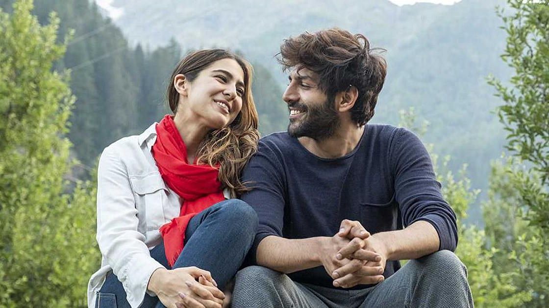 Sara Ali Khan and Kartik Aaryan in <i>Love Aaj Kal.&nbsp;</i>