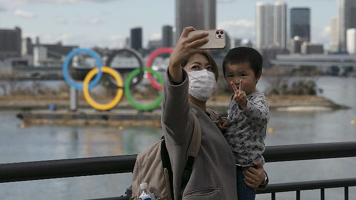 Alcohol-based hand sanitisers and antibacterial wet-wipes will also be available at the relevant venues of Tokyo Marathon.