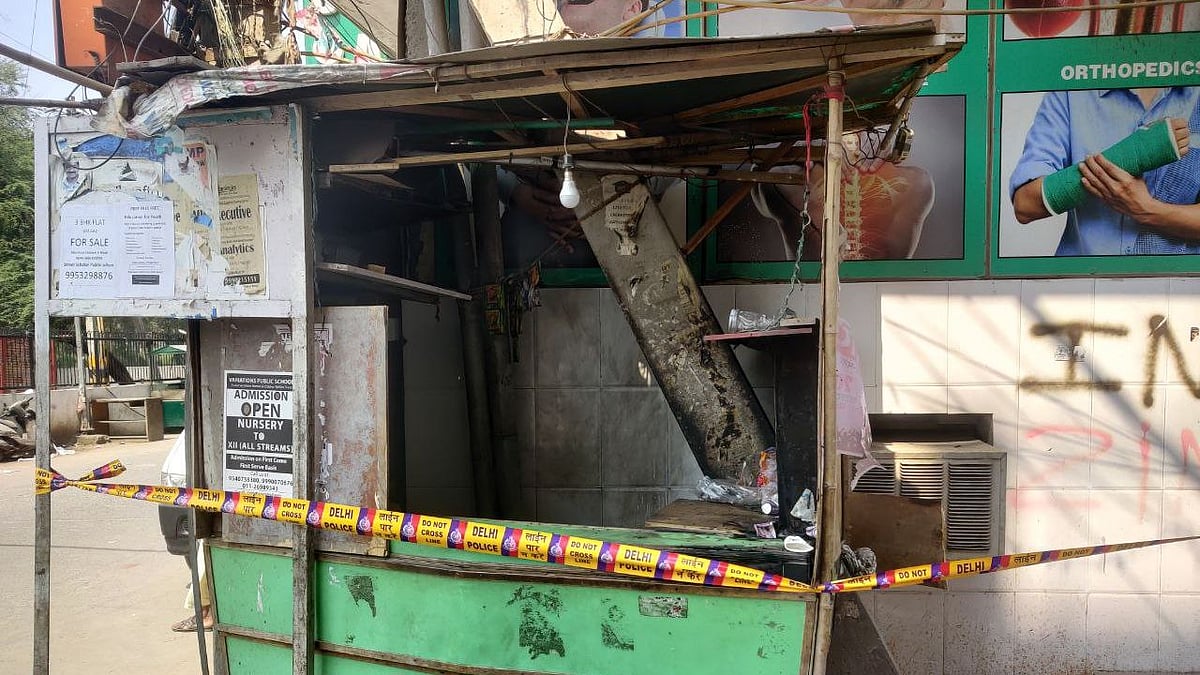 Petrol bombs were thrown at Shaheen Bagh and Jamia anti-CAA protest sites by unidentified miscreants on Sunday, 22 March.