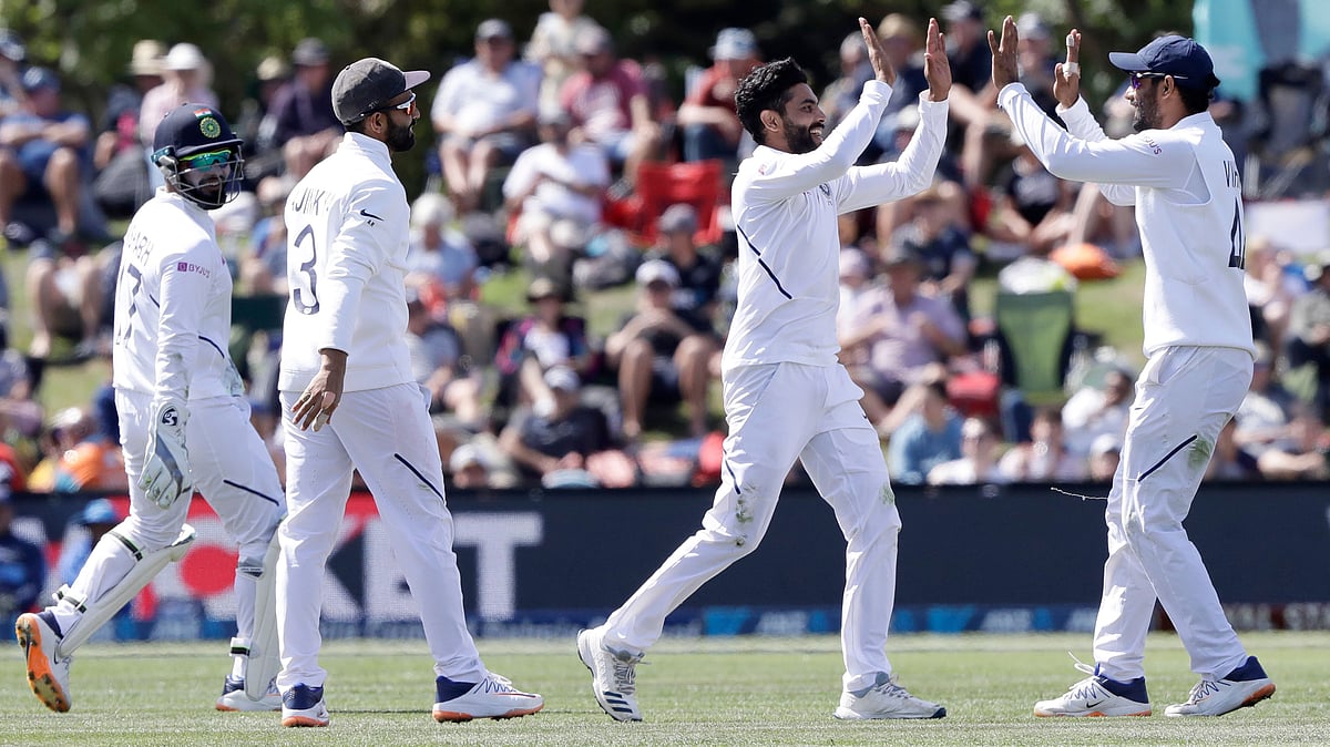Jadeja took a sensational one-handed airborne catch at deep mid-wicket to dismiss Neil Wagner.