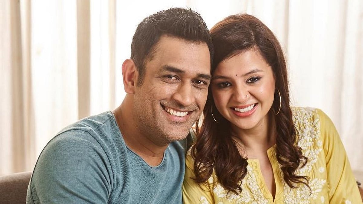 Dhoni reportedly donated Rs 1 lakh to a Pune-based NGO to support 100 families of daily wage earners in the city.