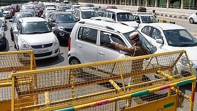Gurgaon-Delhi border