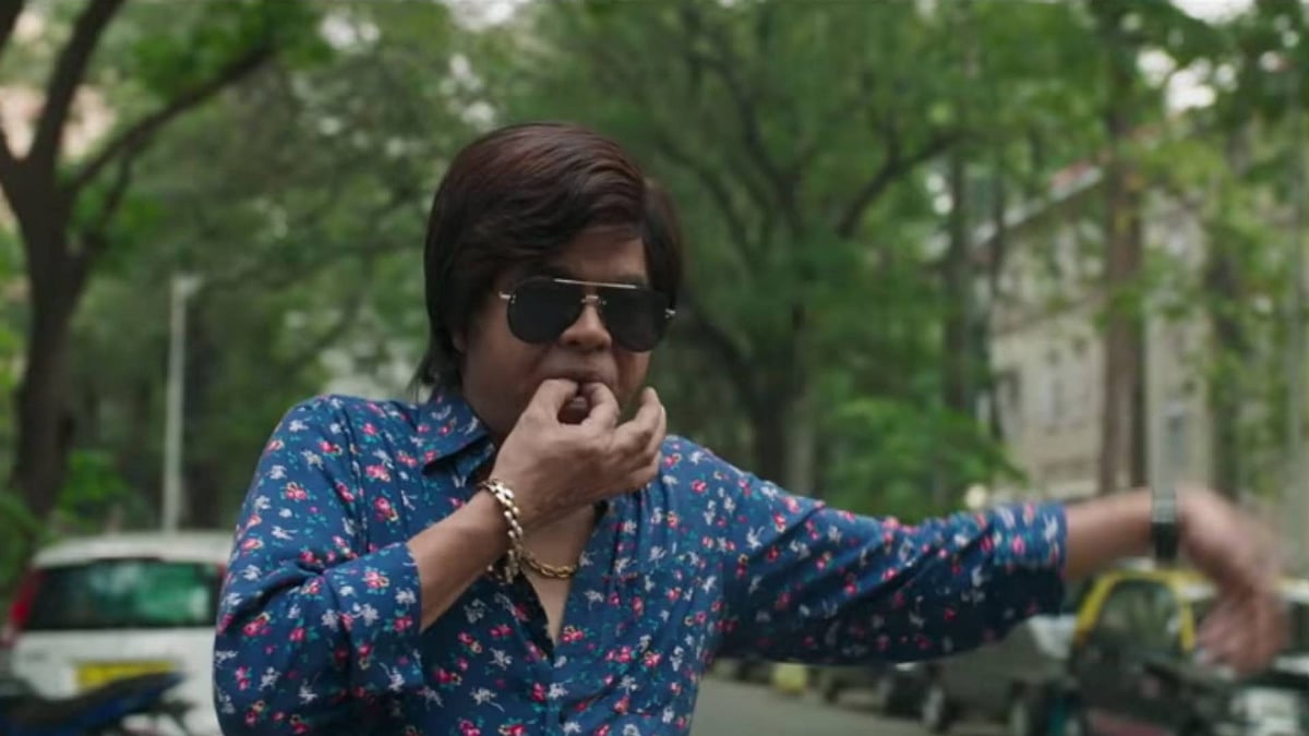 Sanjay Mishra as ageing character actor Sudheer in a still from <i>Kaamyaab</i>.