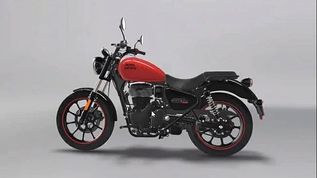 Leaked photos of Royal Enfield’s new 350 cc motorcycle, Meteor, have emerged online. 