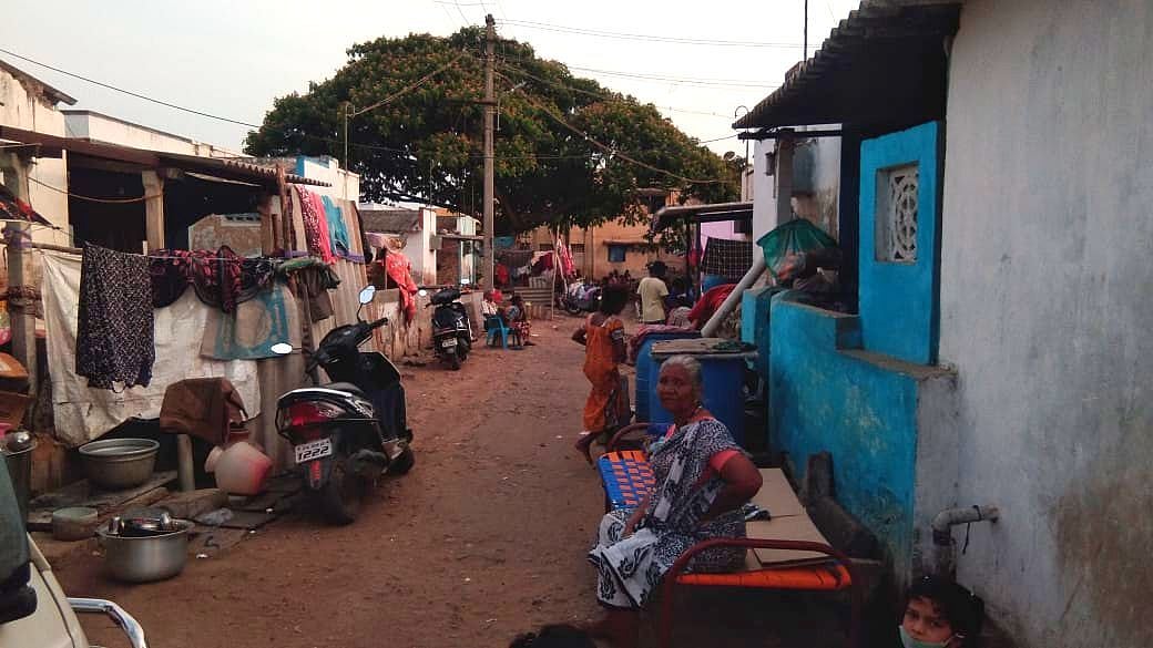 Over 1,300 people from Maharashtra living in a settlement in Coimbatore seek financial assistance to buy basic supplies.