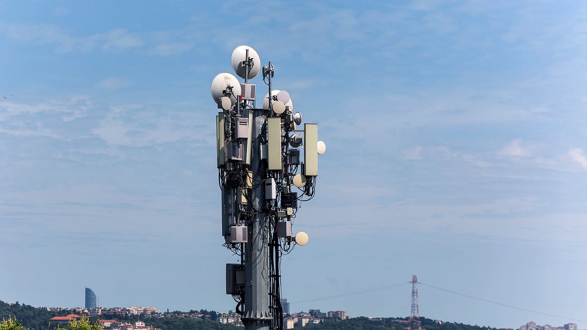 The Federal Communications Commission (FCC) of the US has banned telecom hardware manufacturers Huawei and ZTE due to security threats.