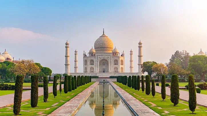 <div class="paragraphs"><p>Taj Mahal. </p></div>