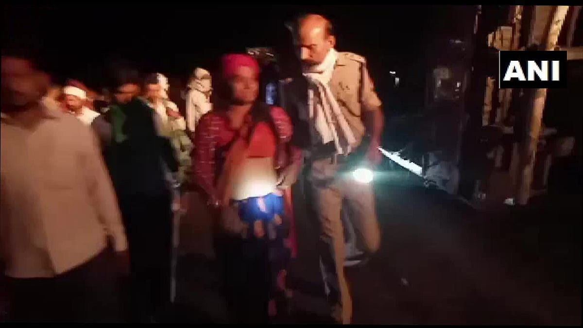 3 Migrants Killed, 12 Injured After Truck Overturns in UP’s Mahoba.