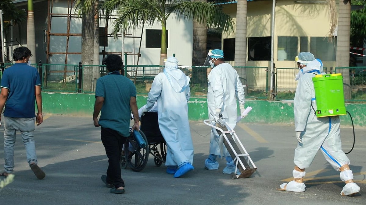 One of Delhi’s oldest private hospitals, Sir Ganga Ram, is facing problems in collecting samples and testing COVID patients due to an FIR on Delhi govt’s complaint.  