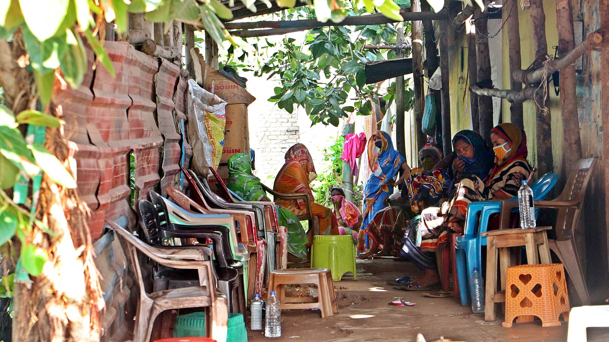 Sex workers in Mali Sahi area.