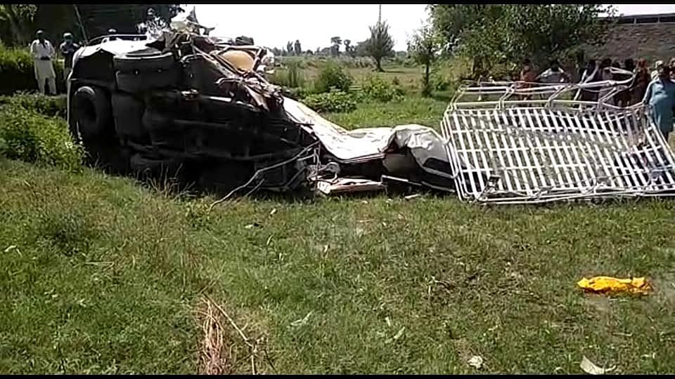 An accident takes lives of 15 Sikh Pilgrims in Pakistan. 