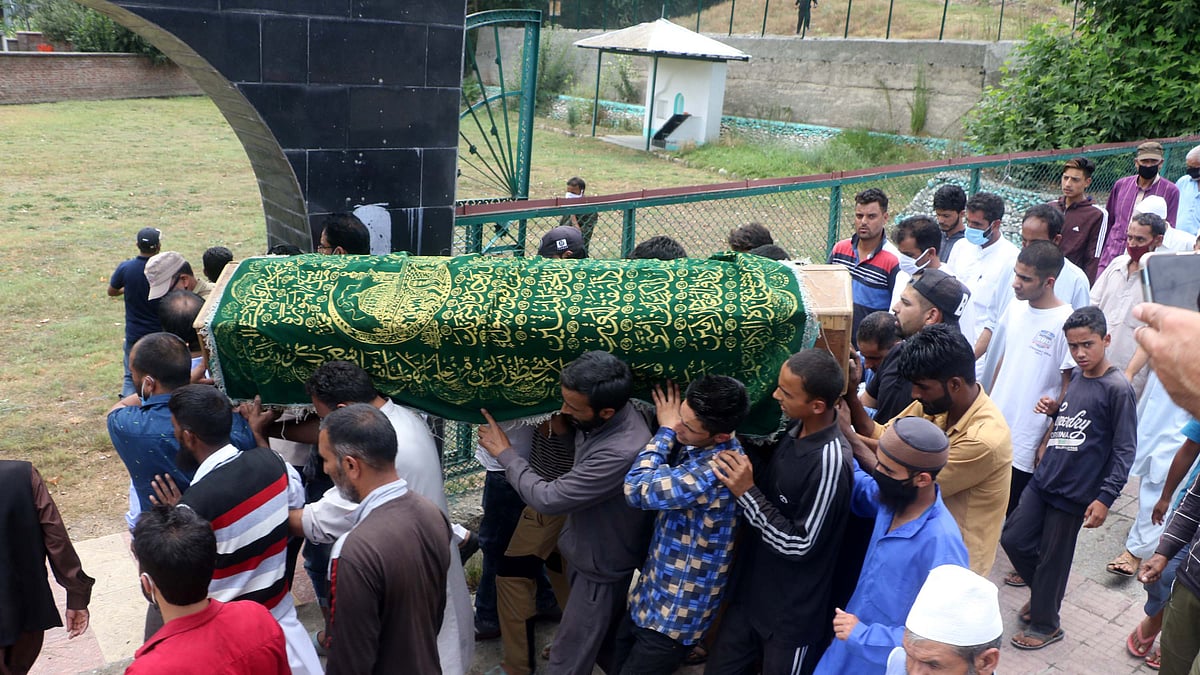 Visuals from BJP Sarpanch Sajad Khanday’s funeral in south Kashmir.