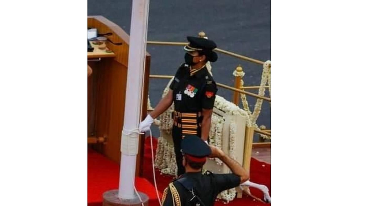 Major Shweta Pandey unfurling the tri-colour at the 74th Independence Day celebrations on 15 August, 2020.