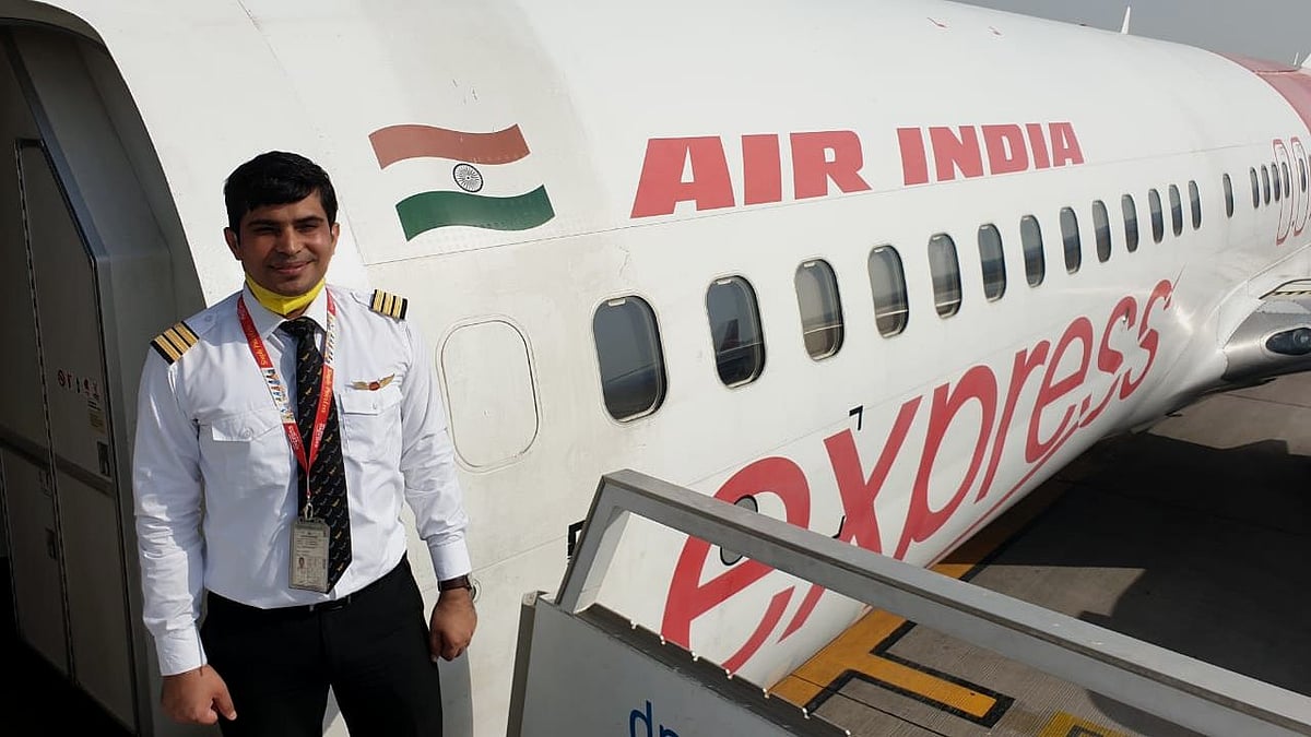 Akhilesh was part of an Air India Express plane crew which was the first repatriation flight under the Vande Bharat Mission to land in Kozhikode.