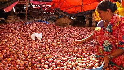 <div class="paragraphs"><p>Hyderabad: Onion sellers at a wholesale market in Hyderabad on 7 December 2019.</p></div>