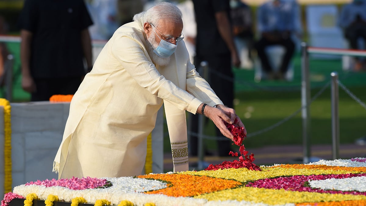 PM Modi pays tribute to Mahatma Gandhi at Rajghat