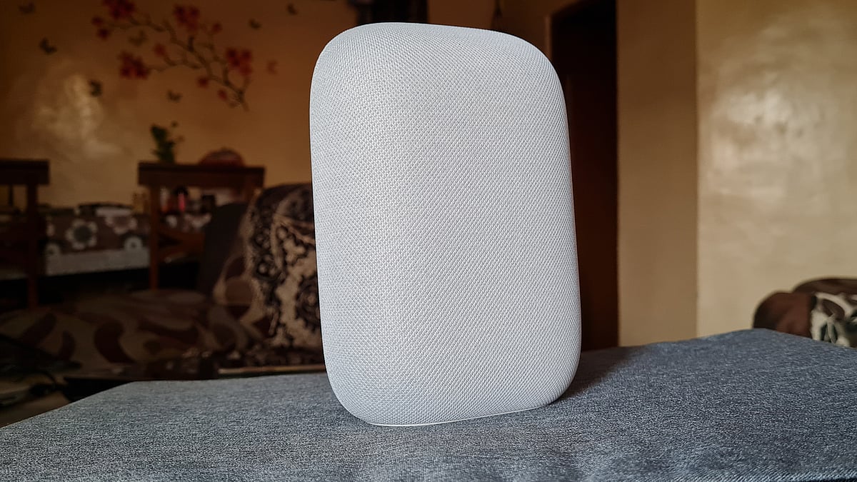 The Google Nest Audio does not offer an audio jack. 