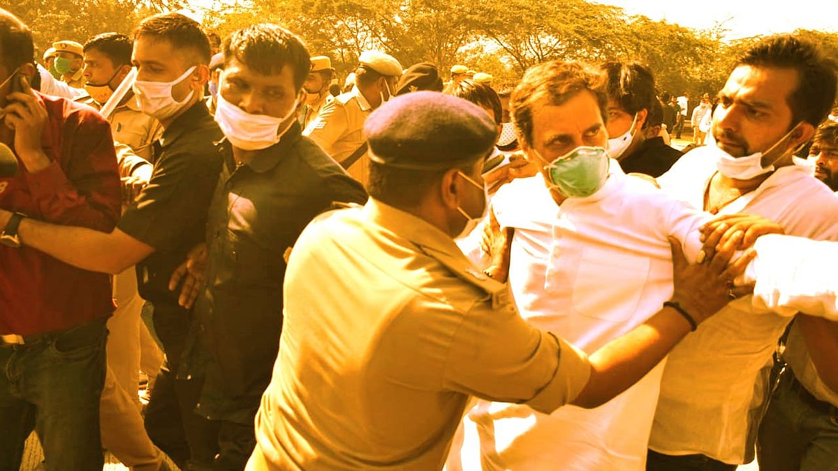 Rahul Gandhi being stopped by UP Police en route to Hathras.