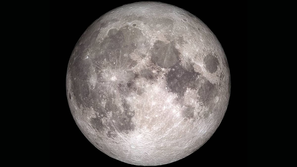 NASA discovers water on Moon’s clavius crater.