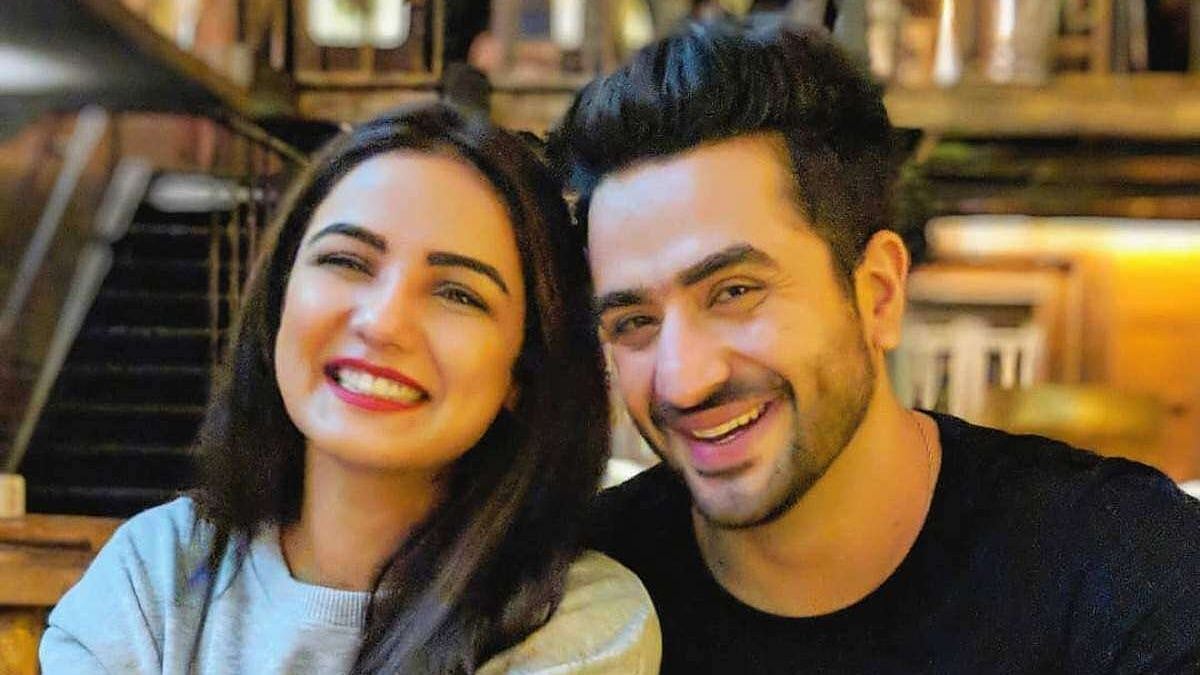Jasmin Bhasin's rumoured boyfriend Aly Goni enters the Bigg Boss house.