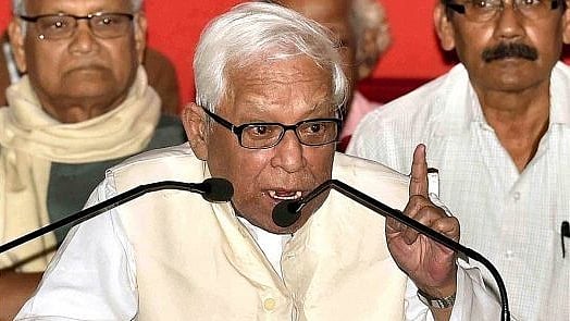 Former West Bengal CM Buddhadeb Bhattacharjee is showing signs of improvement in all clinical aspects.