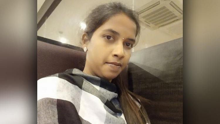 On 5 December, Saranya slipped into an unclosed septic tank in an under-construction house where she went to urinate, and died a few hours later.