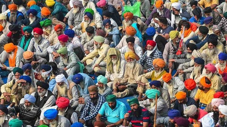 Farmers protesting on ‘Bharat Bandh’ day.