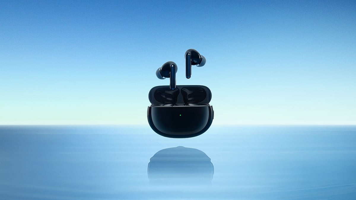 Once fully charged, the OPPO Enco X earphones go on for 25 hours non-stop.