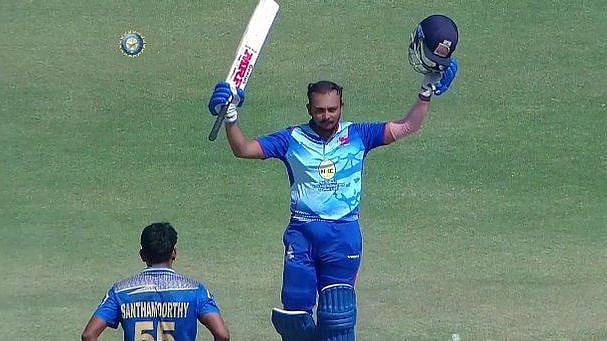 Prithvi Shaw celebrates his double century against Puducherry.&nbsp;