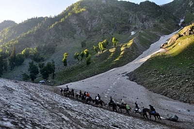 IRCTC Kashmir Tour Package will begin from 20 April 2021.
