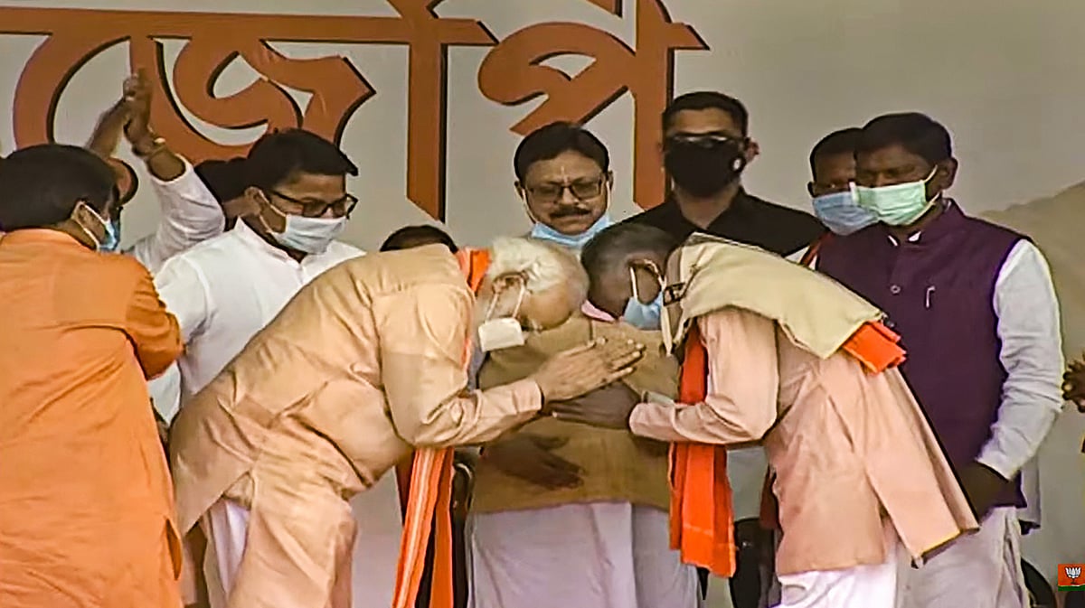 Prime Minister Narendra Modi on Thursday, 18 March, met the families and relatives of BJP workers who were killed in Purulia.