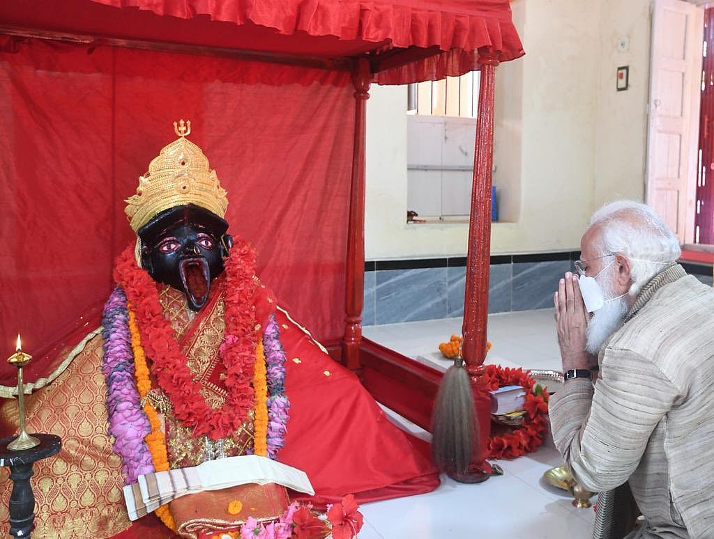 Prime Minister Narendra Modi on Sunday, 27 March, offers prayers at Jeshoreshwari Kali Temple in Ishwaripur, Bangladesh.