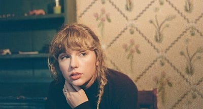 <div class="paragraphs"><p>Taylor Swift performs Anti-Hero for the first time at The 1975 concert. </p></div>