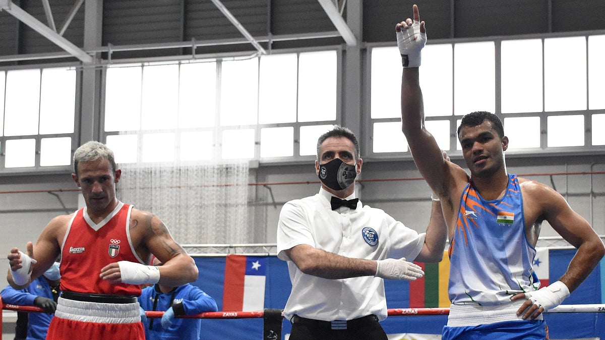 Vikas celebrates after his win against Vicenzo Mangiacapre.