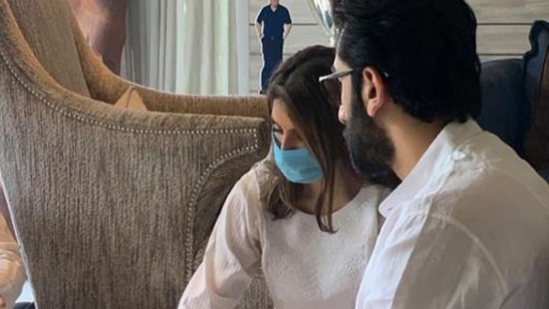 <div class="paragraphs"><p>Riddhima and Ranbir at the prayer meet</p></div>