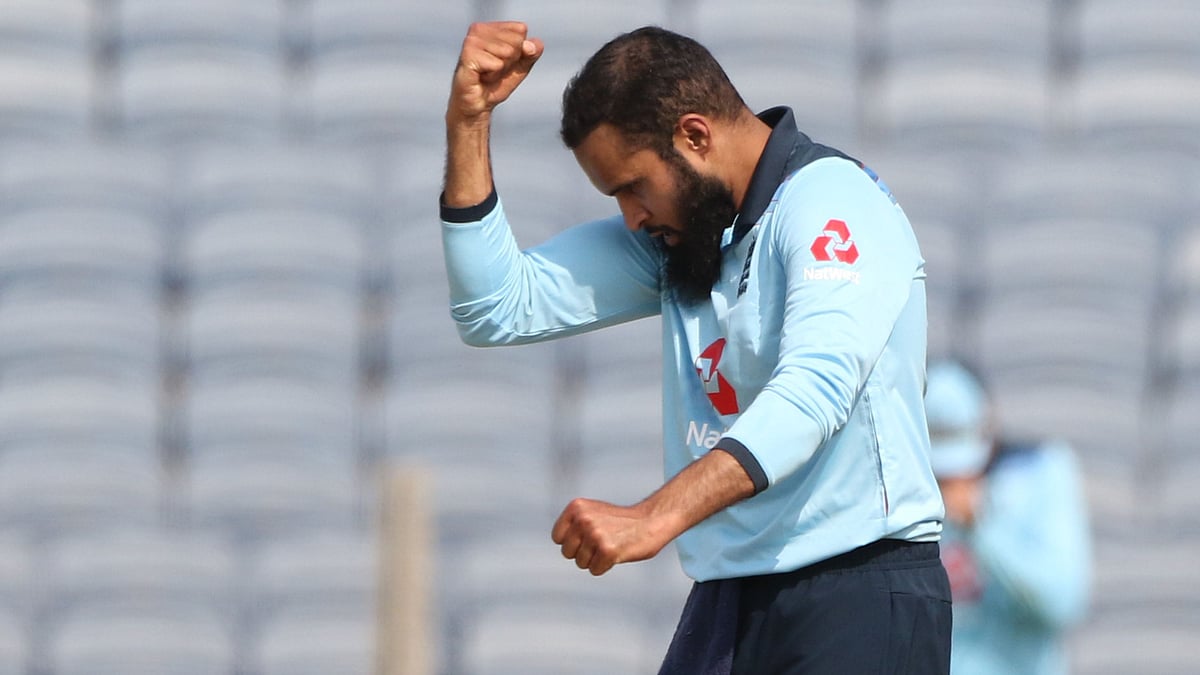 Adil Rashid celebrates the wicket of Virat Kohli.&nbsp;