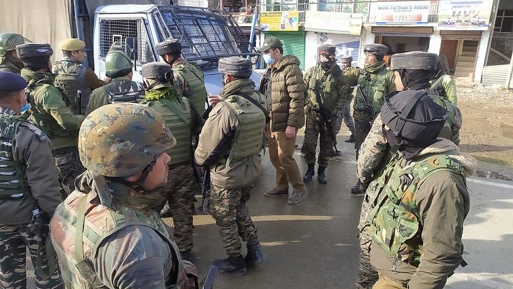 A CRPF officer was killed on Thursday, 25 March, after a group of terrorists attacked a patrol unit in Lawaypora on the outskirts of Srinagar.