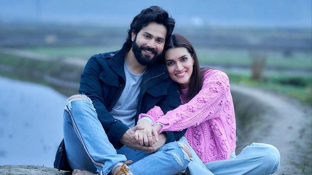 <div class="paragraphs"><p>Kriti Sanon and Varun Dhawan have wrapped the Arunachal schedule of Bhediya.</p></div>