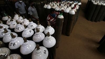 More Delhi hospitals send SOS for oxygen.