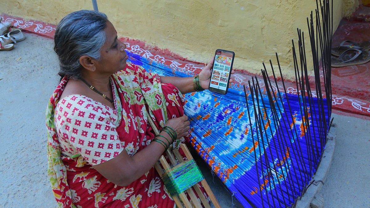In Telangana, 2,000 handloom weavers and artisans received trainings and were able to significantly expand their businesses.