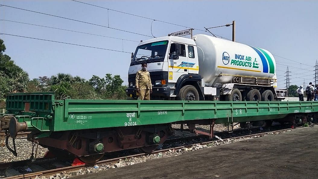 The Ministry of Railways stepped up to provide faster transportation of the life saving gas in the city as the number of critically-ill patients in the state continues to rise.