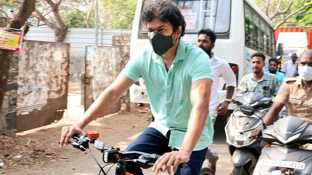 <div class="paragraphs"><p>Actor Vijay cycles to cast his vote.</p></div>