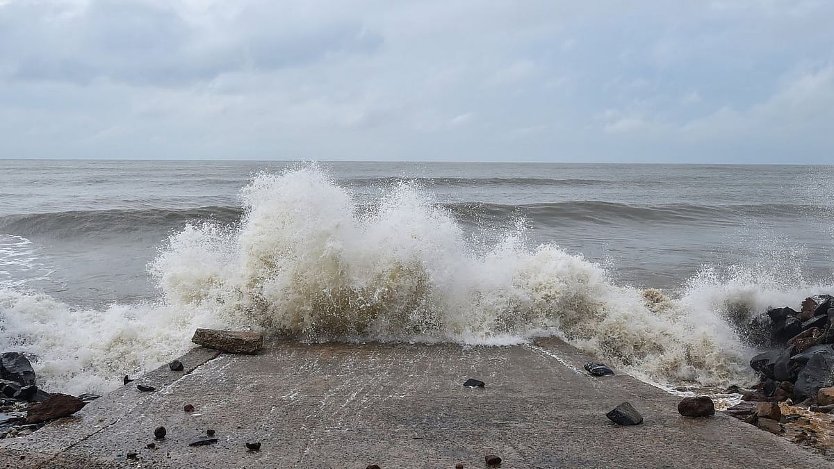 Cyclone Yaas Tracking Updates LIVE:  Rough sea in the Bay of Bengal ahead of Cyclone Yaas landfall, at Digha in East Midnapore district.&nbsp;
