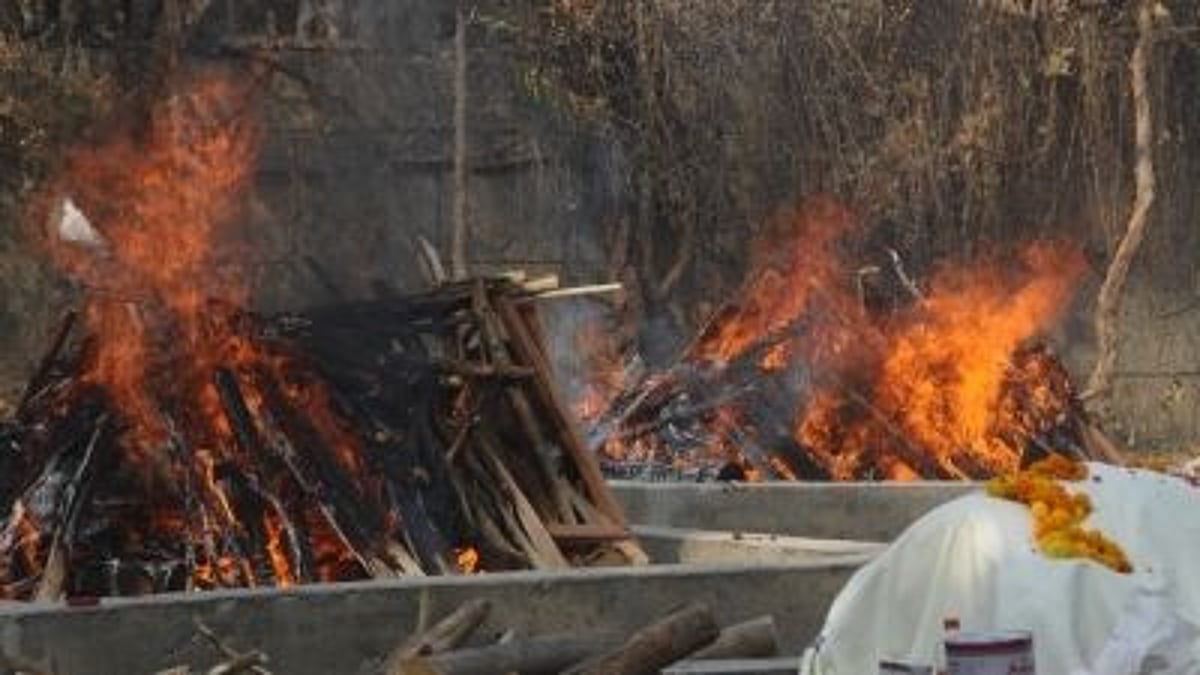 COVID cremation ground in New Delhi.